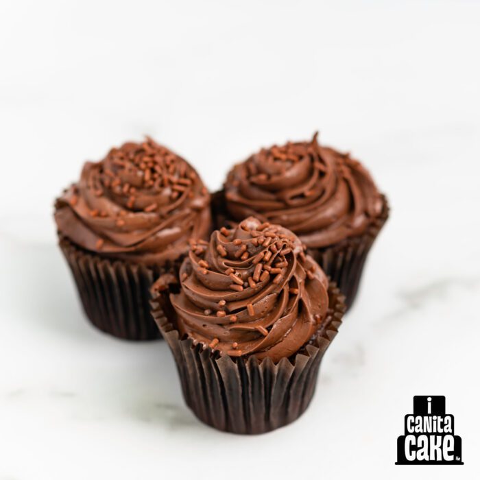 Chocolate Cupcakes by I Canita Cake