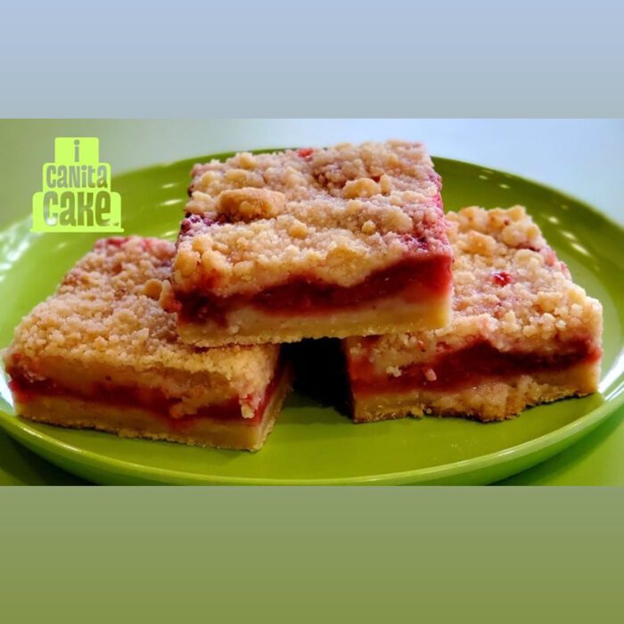 Strawberry Rhubarb Pie Bars by I Canita Cake