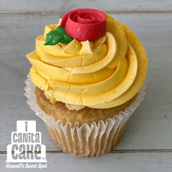 Vanilla Bean Cupcakes by I Canita Cake