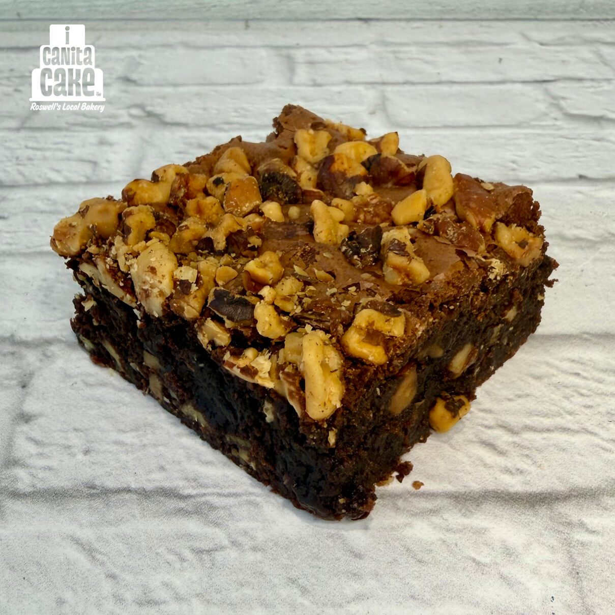Walnut Brownie by I Canita Cake